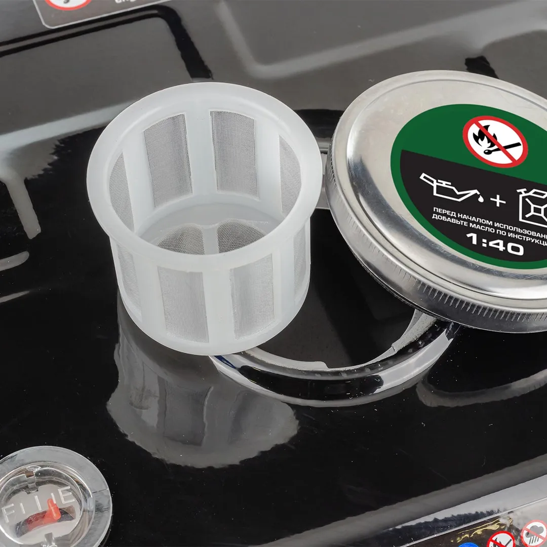 Генератор бензиновый с транзисторным запуском 3,5 л, 650Вт, 2 л.с. RockForce RF-FY950-1