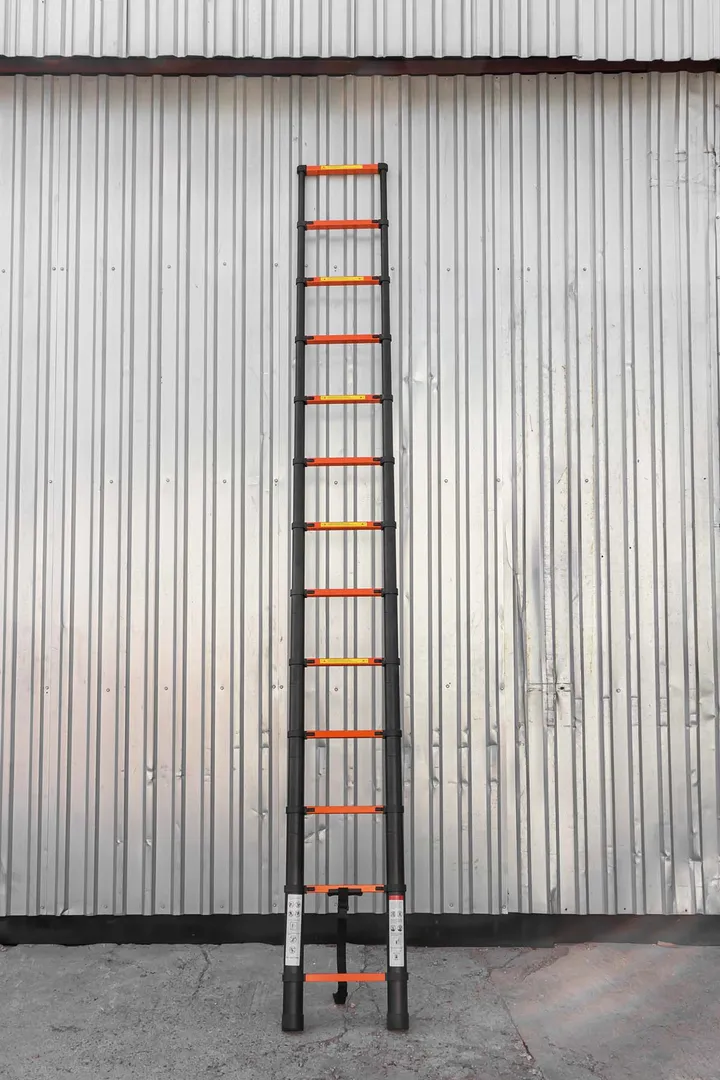Лестница телескопическая алюм. бытовая 3.8м, 13 ступ. ISMA ISMA-UP380