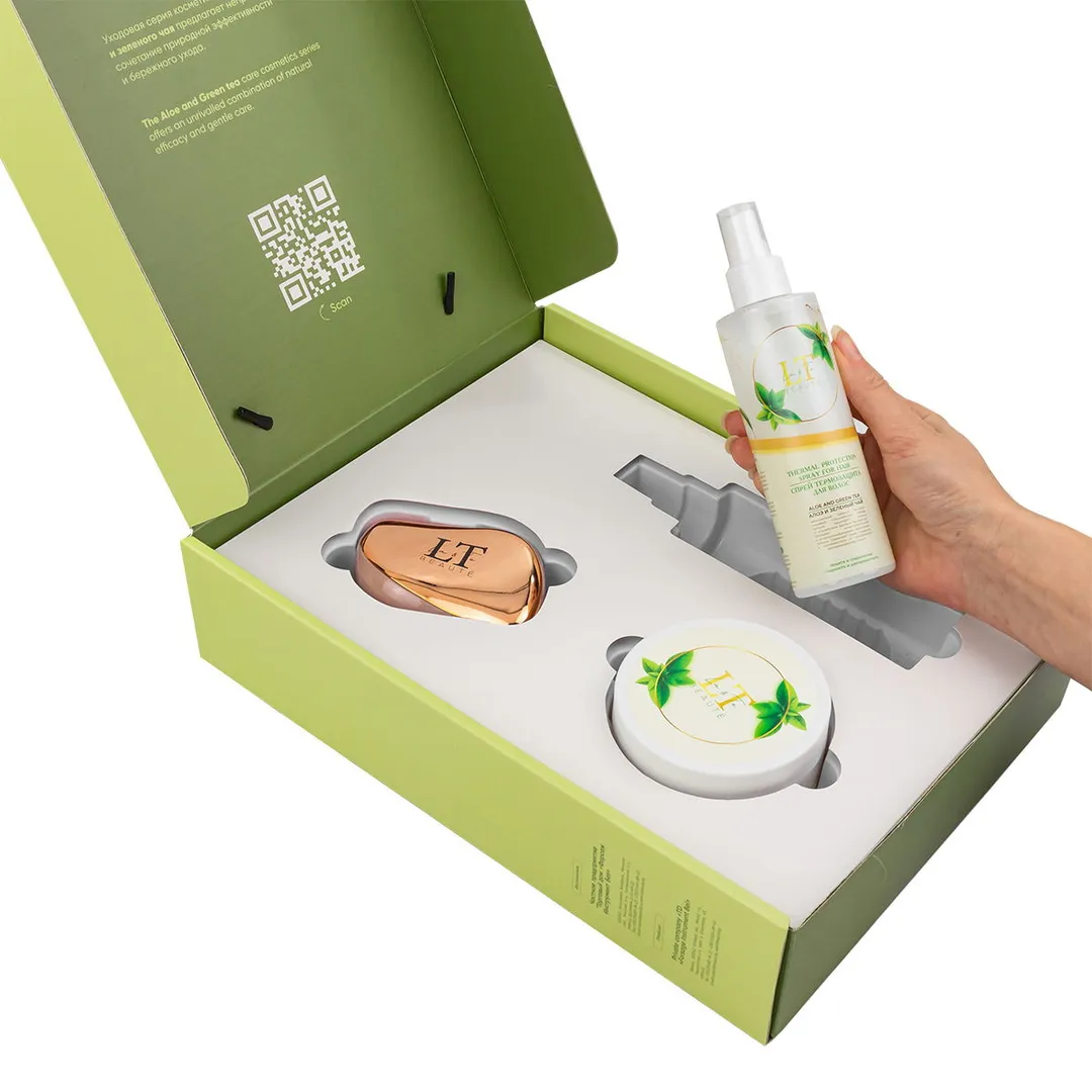Набор косметики Алоэ и зеленый чай, 3 пр, маска LT-2166, с прей LT-2173, расческа La and Te beaute LT-GR7