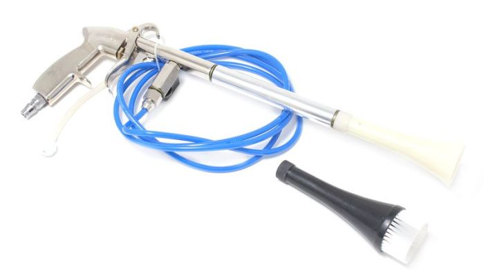 Пистолет пневматический ''Tornado''для химчистки салона а/м в комплекте со шлангом подачи моющего средства и сменной щеткой-насадкой RockForce RF-20383