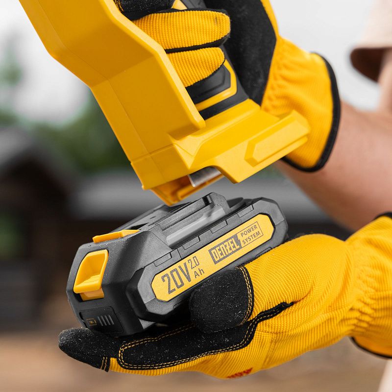 Цепная мини-пила аккумуляторная бесщет., СCS-200BL, шина 200 мм, Li-Ion, 20 В Denzel 58653