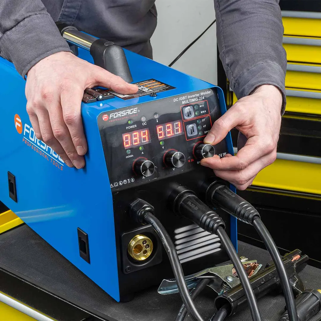 Сварочный аппарат 5.7кВт, 230В, Ø электрода 1.6-4 мм, Ø проволоки 0.6-1 мм, сварочный ток 40-224А Forsage F-MULTIMIG-224