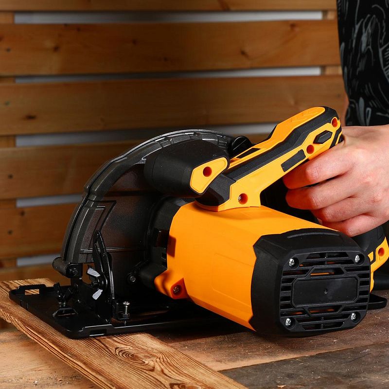 Пила циркулярная DKCS2300W DEKO 084-1050