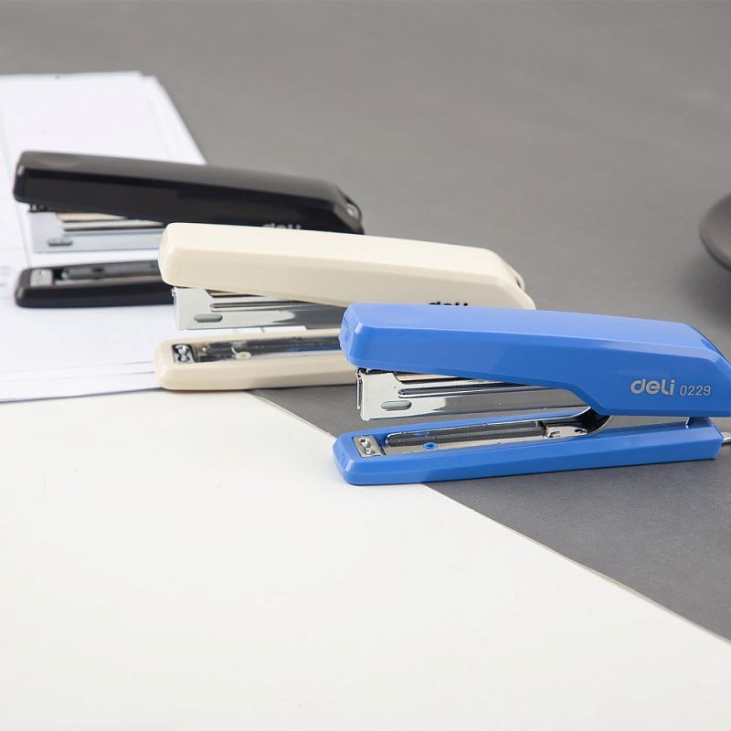 Скобосшиватель "Deli Exceed 0229", 15 листов, ассорти