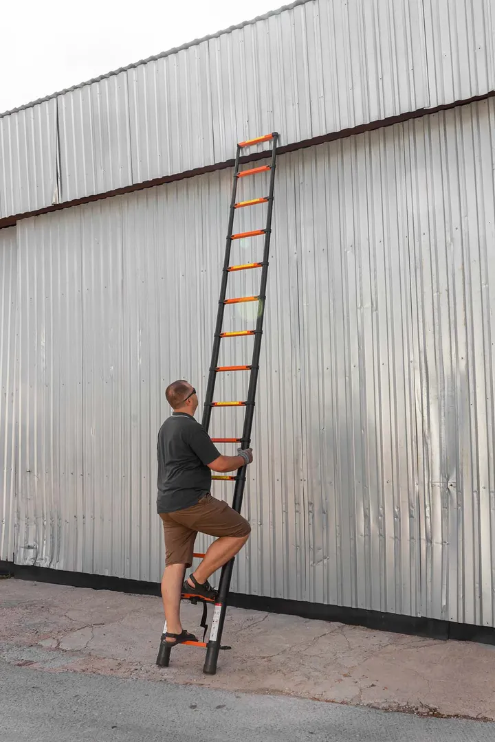 Лестница телескопическая алюм. бытовая 4.4м, 15 ступ. ISMA ISMA-UP440