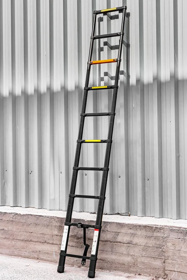 Лестница телескопическая алюминевая бытовая 2,9 м, 10 ступ. RockForce RF-UP290