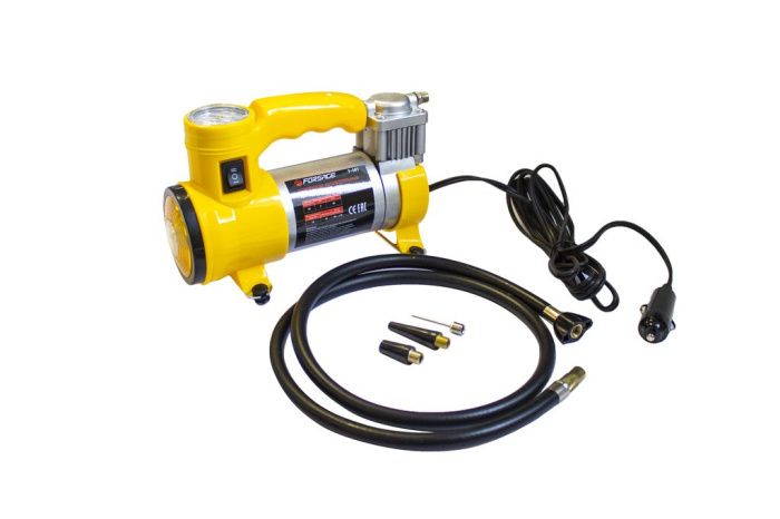 Компрессор поршневой автомобильный с фонарем Forsage F-581