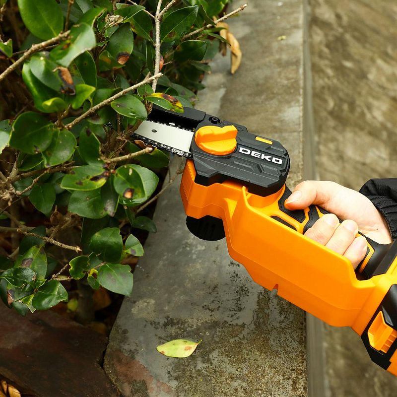 Пила цепная аккумуляторная DKCHS 20-4 SET DEKO 063-4308