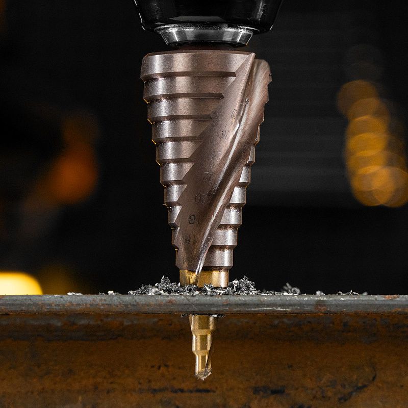 Сверло ступенчатое, 4-6-8-10-12-14-16-18-20-22-24-26-28-30-32 мм, Р6М5К5, 6-гр. хвостовик Denzel 723616