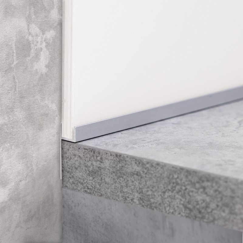 Планка-плинтус 6 серебро матовое, L3.0, AKS 121025