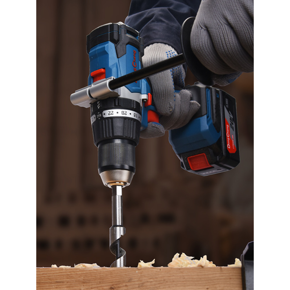 Аккумуляторная дрель-шуруповерт DongCheng DCJZ03-13 (TYPE EM), 20 В, 120 Нм, 2 АКБ, 4 Ач, З/У 4А