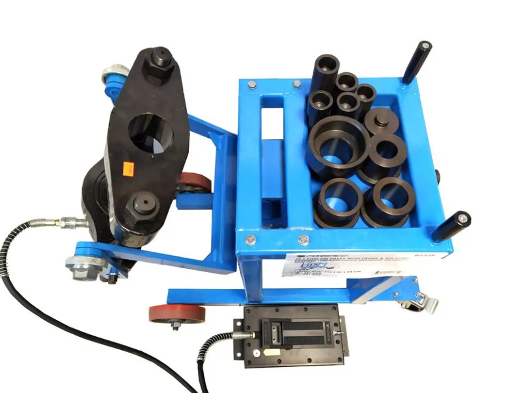 Гидравлический выпрессовщик шкворней с тележкой для грузовых авто 75 т, с пневмонасосом и комплектом надставок Forsage F-B1339