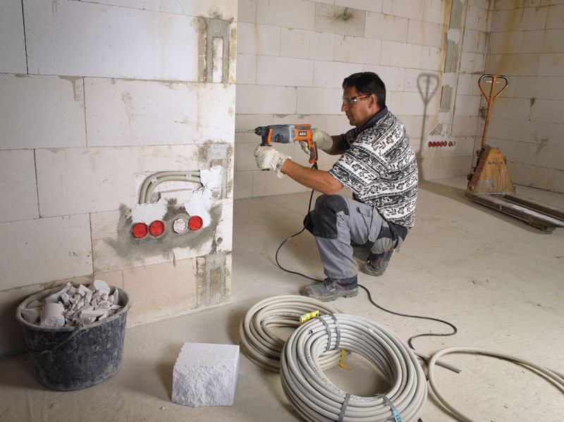 Перфоратор KH 26 E трехрежимный SDS + AEG Powertools 4935428180