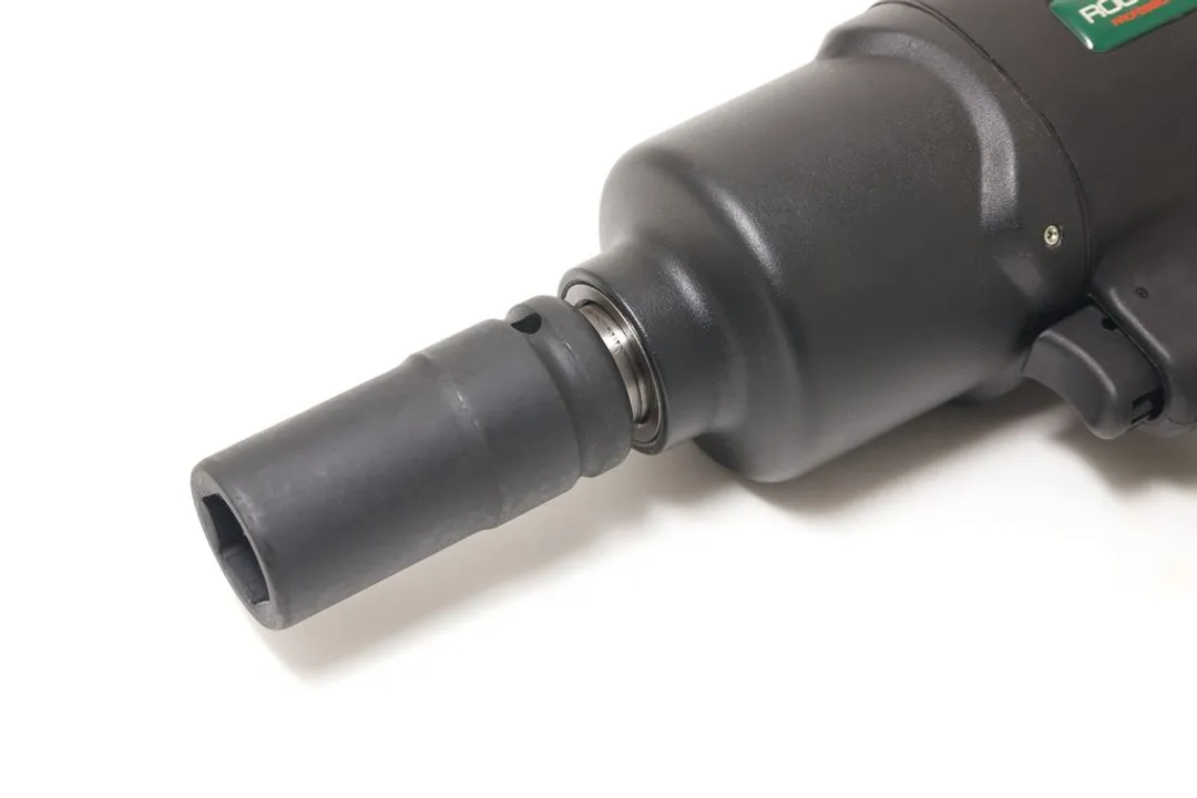 Пневмогайковерт ударный 3/4'' 1800Hм ''Twin Hammer'' с реверсом и регулировкой усилия в облегченном корпусе RockForce RF-82566