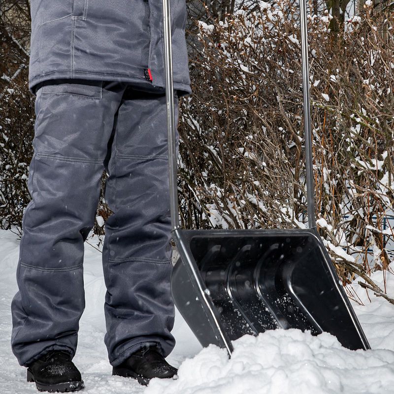 Движок для уборки снега пластиковый, 570 х 470 х 1300 мм, стальная рукоятка, Сибртех 615925
