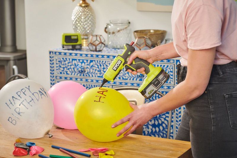 ONE + / Термоклеевой пистолет RGL18-0 RYOBI 5133005002