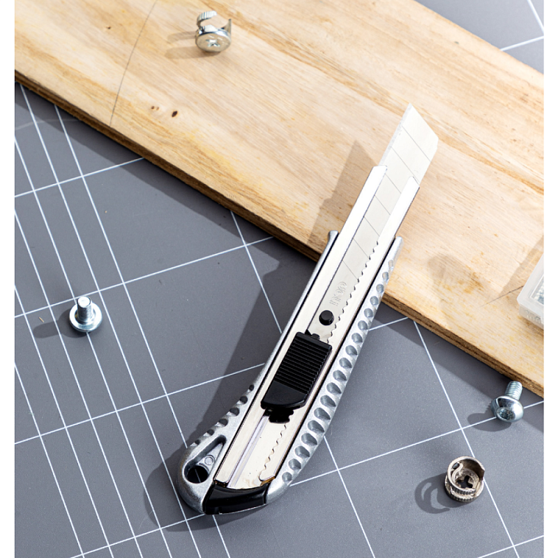 Нож для бумаги Deli "EDL4255", 18 мм, усиленный, серебристый