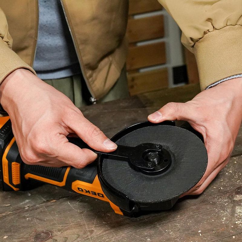 Набор инструментов DKCD20 SET 2 063-4204 DEKO 063-4204