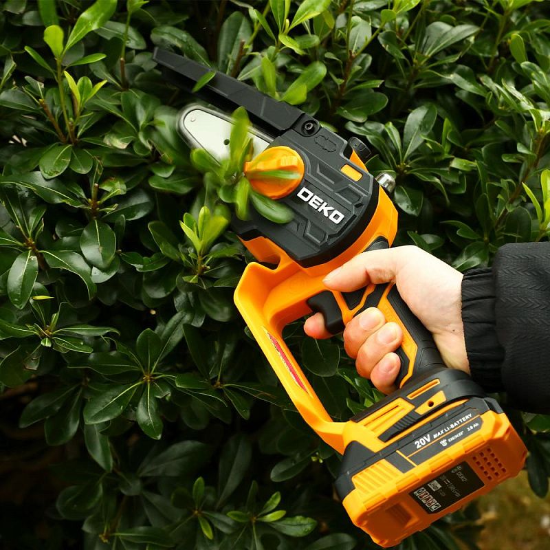 Пила цепная аккумуляторная DKCHS 20-4 SET DEKO 063-4308