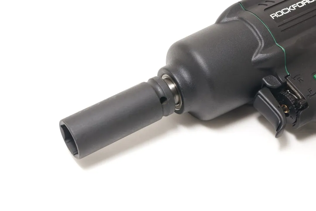 Пневмогайковерт ударный ‘'Twin Hammer'' 1450Hм 1/2'', с регулировкой усилия в облегченном корпусе RockForce RF-82549K4