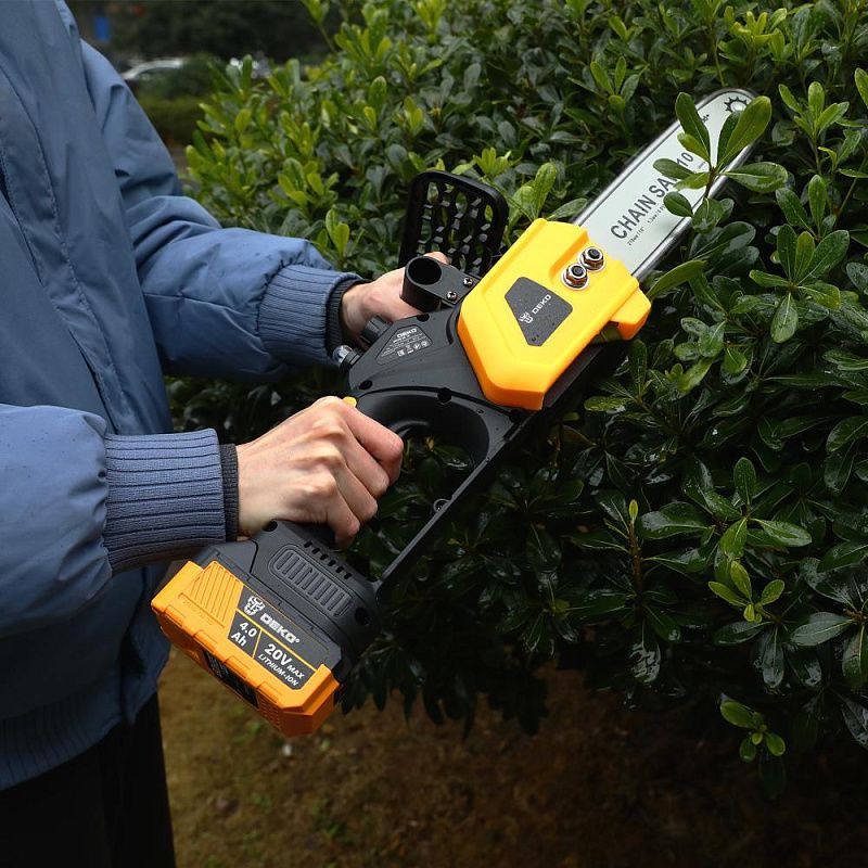 Пила цепная аккумуляторная DKCHS 20 081-2001 DEKO 081-2001