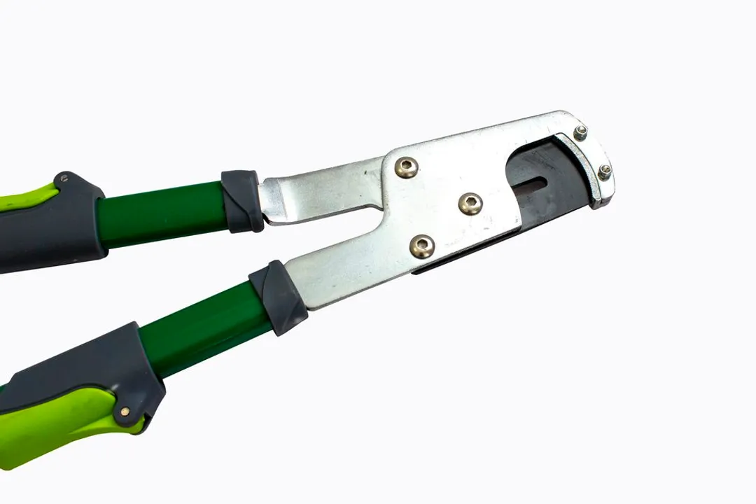 Сучкорез торцевой для сухих веток с телескопическими рукоятками, L 640-880 мм, ширина лезвия-55 мм WMC TOOLS WMC-TG1203024-H