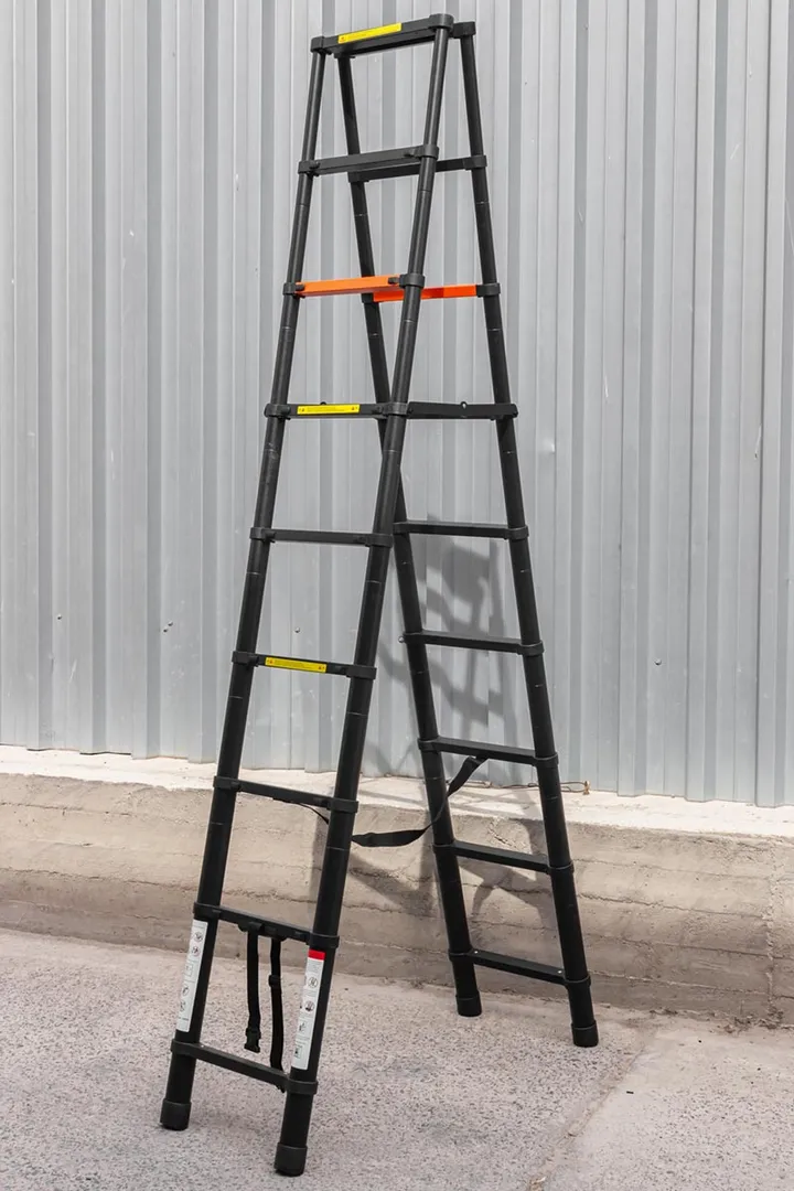 Стремянка телескопическая алюминевая бытовая 2,6 м, 9+9 ступ. RockForce RF-UP260-2