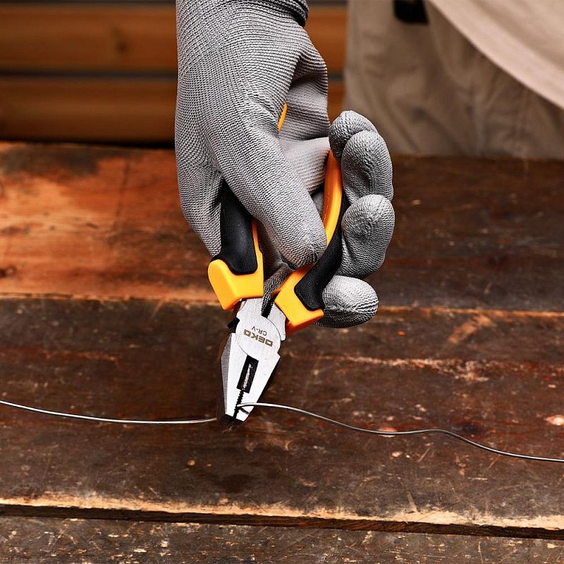 Набор инструмента для дома и авто DKMT102-1 (102 предмета) DEKO 083-2052