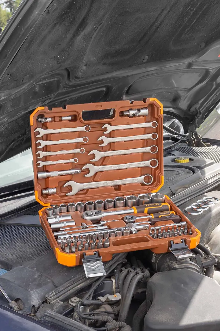 Набор инструментов 82 пр. 1/4"&1/2" 6-гр. FORSTIME FT-4821-5