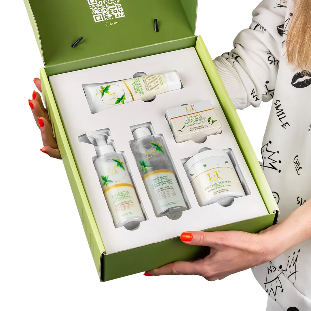 Набор косметики Алоэ и зеленый чай, 5 пр, маска для лица 2159, пэды 2258, крем 2142, гель-пилинг 2241, тоник 2180 La and Te beaute LT-GR8