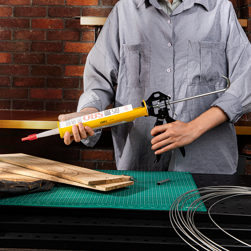 Пистолет для герметика Deli YS EDL2370A, полузакрытый, 250 мм