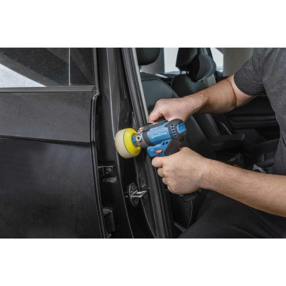 Аккумуляторная полировальная машина DongCheng DCSP75 (TYPE EK), 230 Вт, 75мм, 2 АКБ, 2 Ач, З/У 2 А