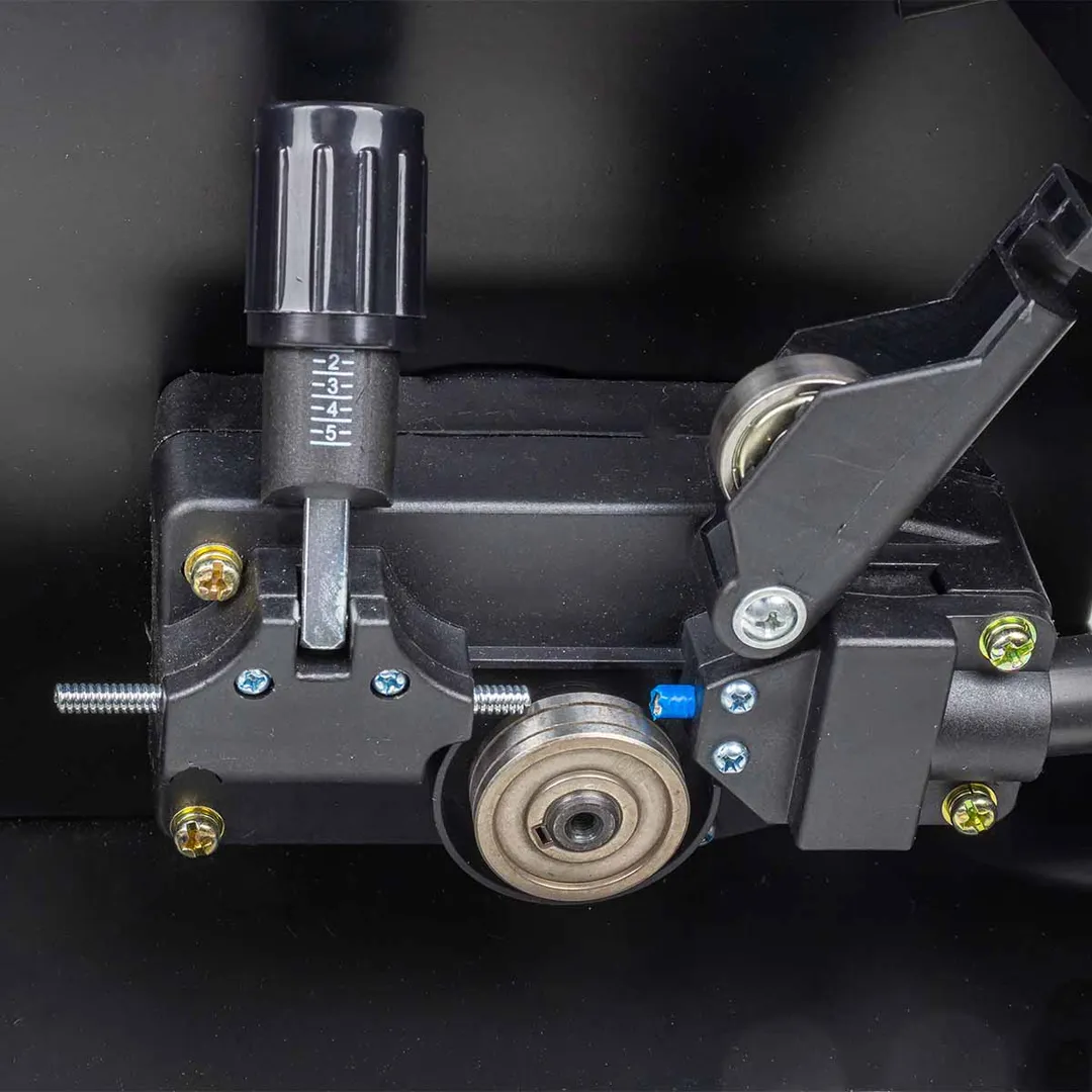 Сварочный аппарат 4.5кВт, 230В, Ø электрода 1.6-4 мм, Ø проволоки 0.6-1 мм, сварочный ток 40-210А RockForce RF-MIG-210P