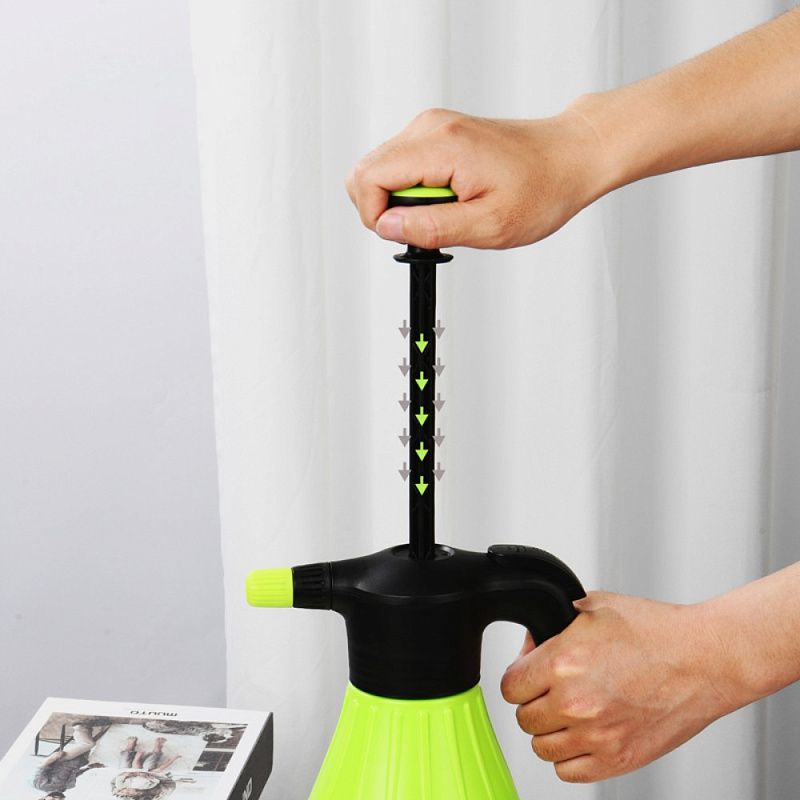 Опрыскиватель Deli GS DL581021, помповый, 2.0 л, зеленый, черный