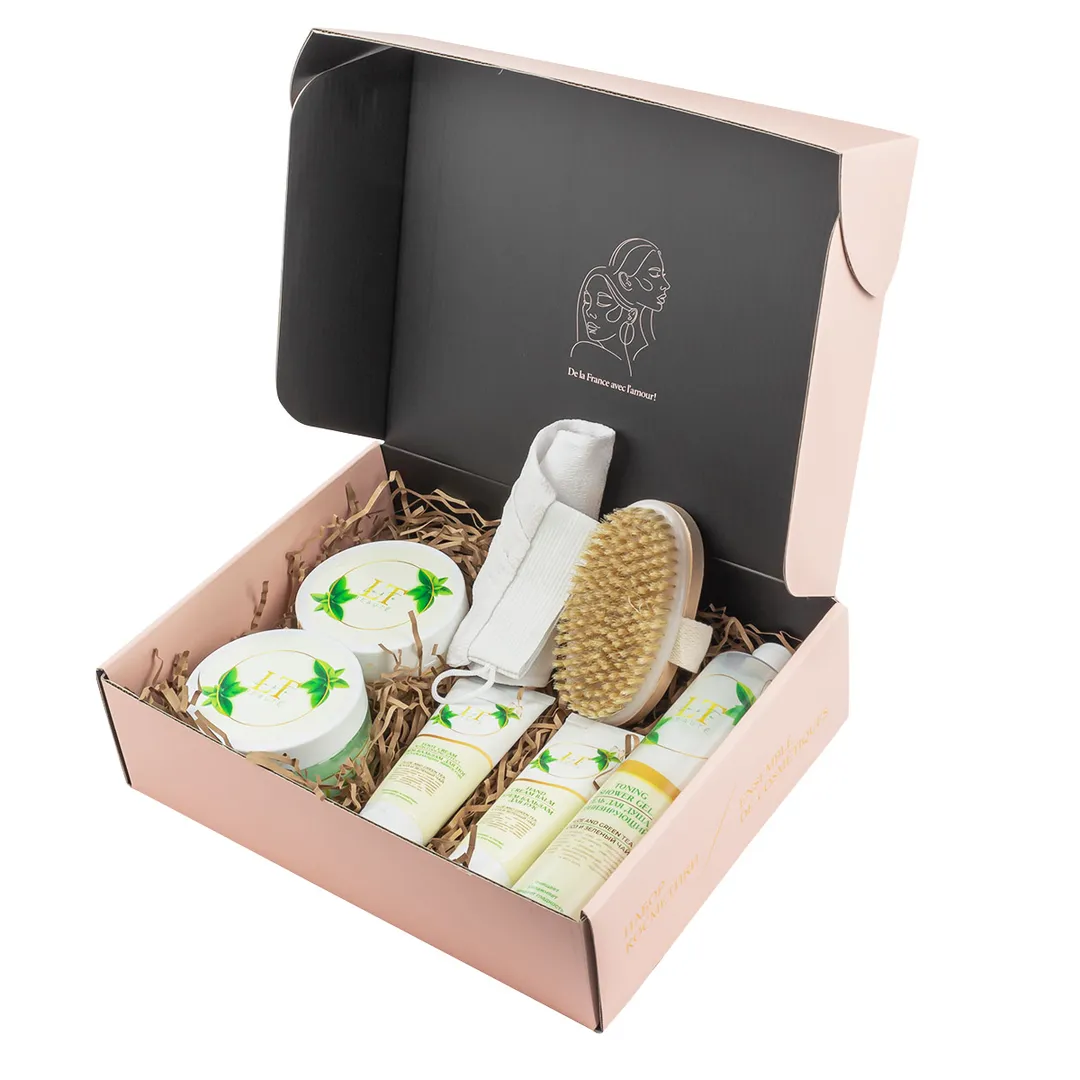 Набор Алоэ и зеленый чай, гель для душа, крем бальзам для рук, гель-скраб для тела, крем для ног, крем для тела, щетка массажная, мочалка-рукавица La and Te beaute LT-4 GR