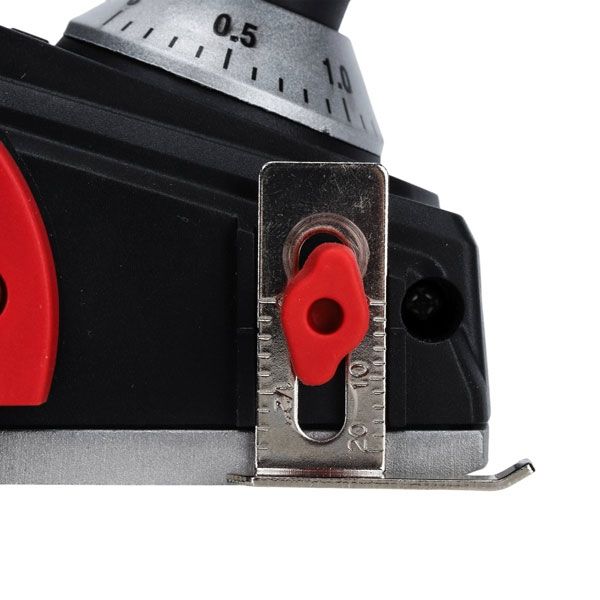 Рубанок электрич., 900Вт, 16000 об/мин, 2 ножа 82мм, 0-3мм, четверть 0-15,5мм PIT PEP82-C1