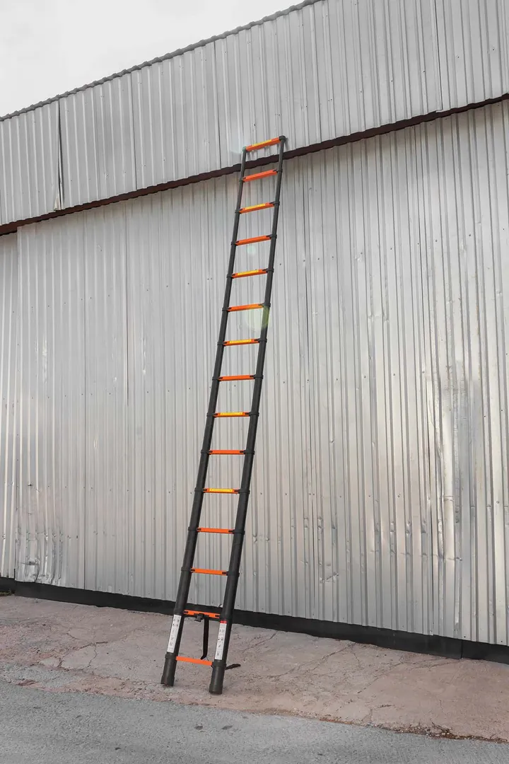 Лестница телескопическая алюм. бытовая 4.4м, 15 ступ. ISMA ISMA-UP440