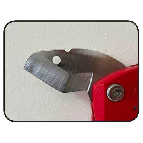 Труборез с храповым механизмом и опорной насадкой для труб из ПВХ до Ø42 мм FORCE 65607A