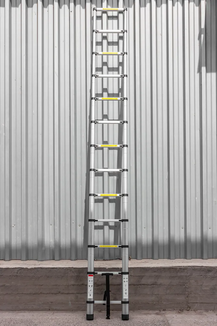 Лестница телескопическая алюм. бытовая 3.8 м, 13 ступ. Forsage F-UP380