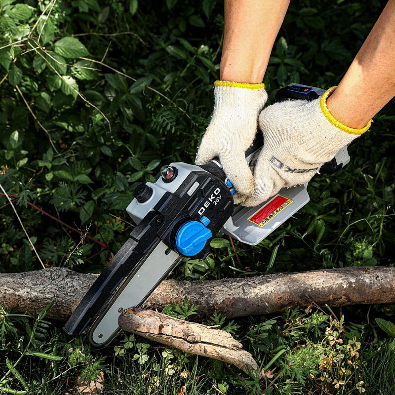 Пила цепная аккумуляторная DKCHS 20 083-2014 DEKO 083-2014