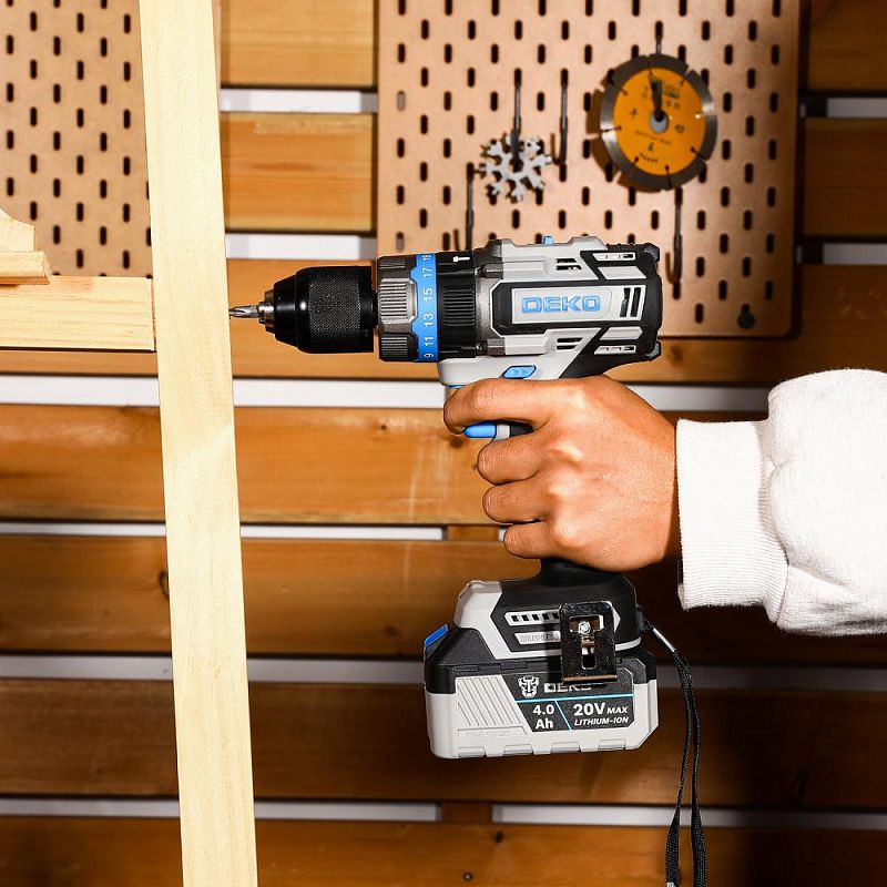 Дрель-шуруповерт аккумуляторная DKCID20 063-4456 DEKO 063-4456