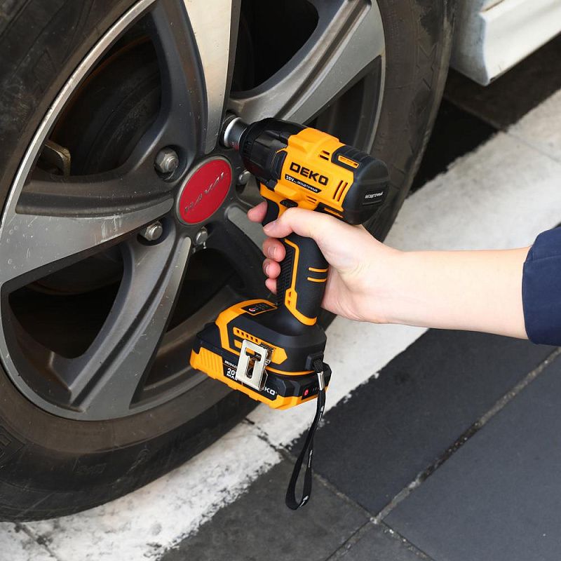 Гайковерт аккумуляторный DKISFU-Li DEKO 081-1069