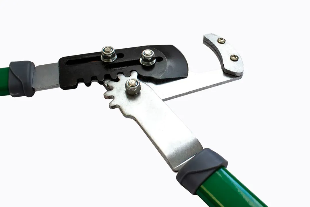 Сучкорез торцевой для сухих веток с телескопическими рукоятками, L 640-880 мм, ширина лезвия-55 мм WMC TOOLS WMC-TG1203024-H