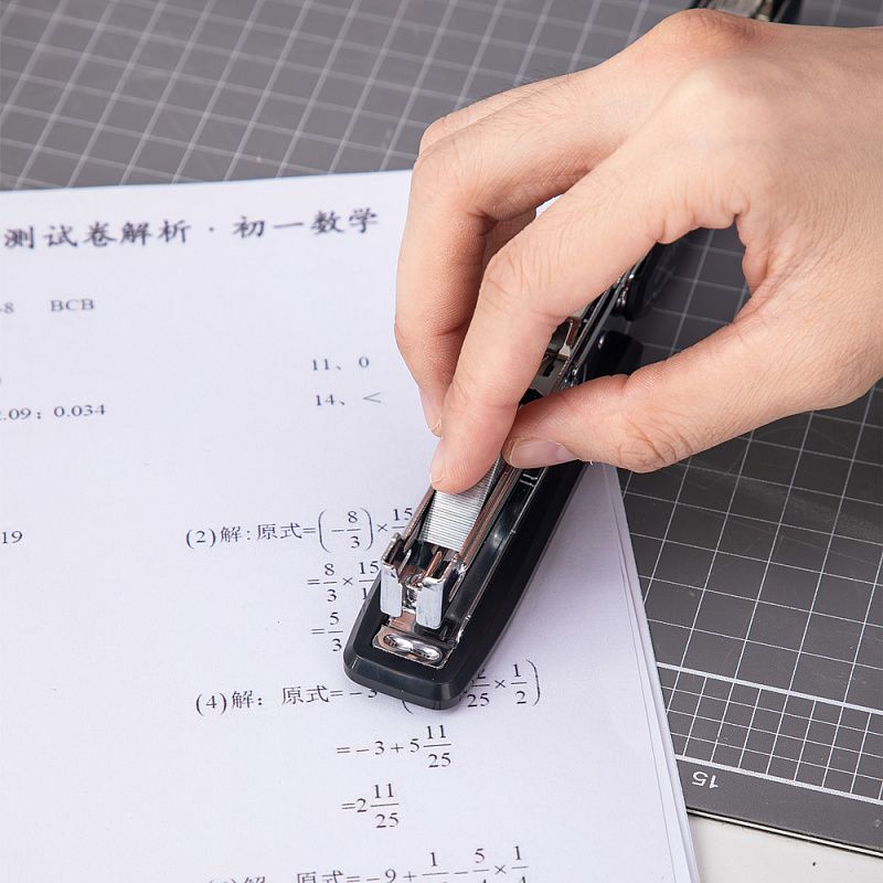 Скобы "Deli", 24/6, 1000 шт, металлик