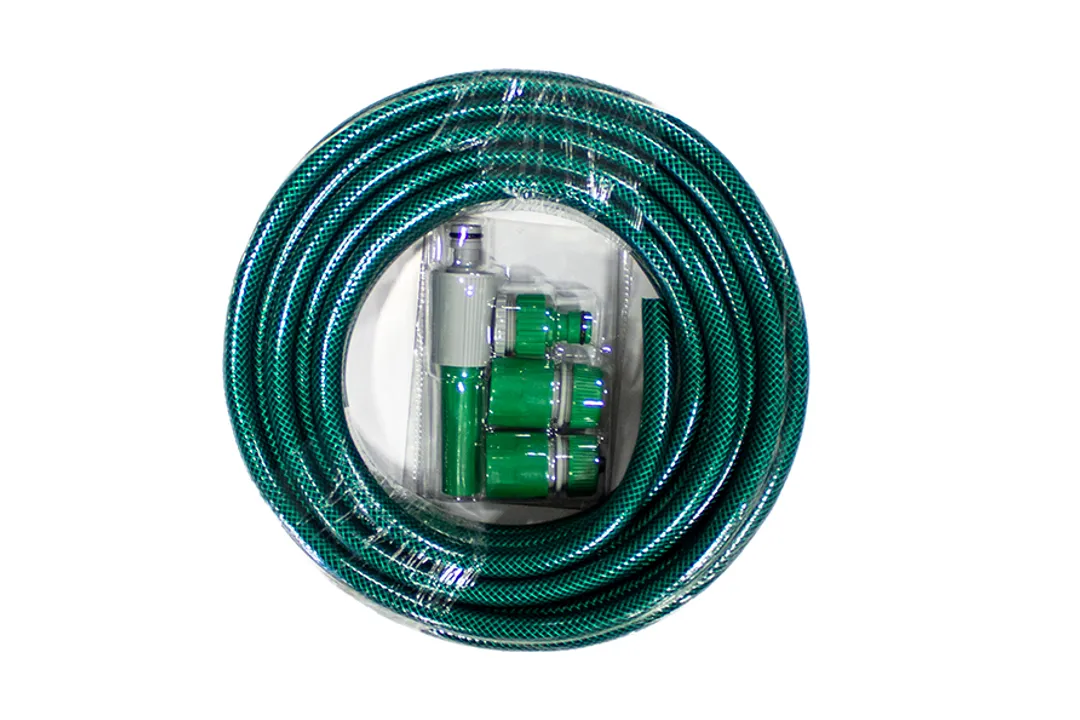 Шланг садовый ПВХ 12 мм х 12 м с пистолетом распылителем, 1 штуцер и 2 быстроразъема под шланг 8bar WMC TOOLS WMC-TG7106012