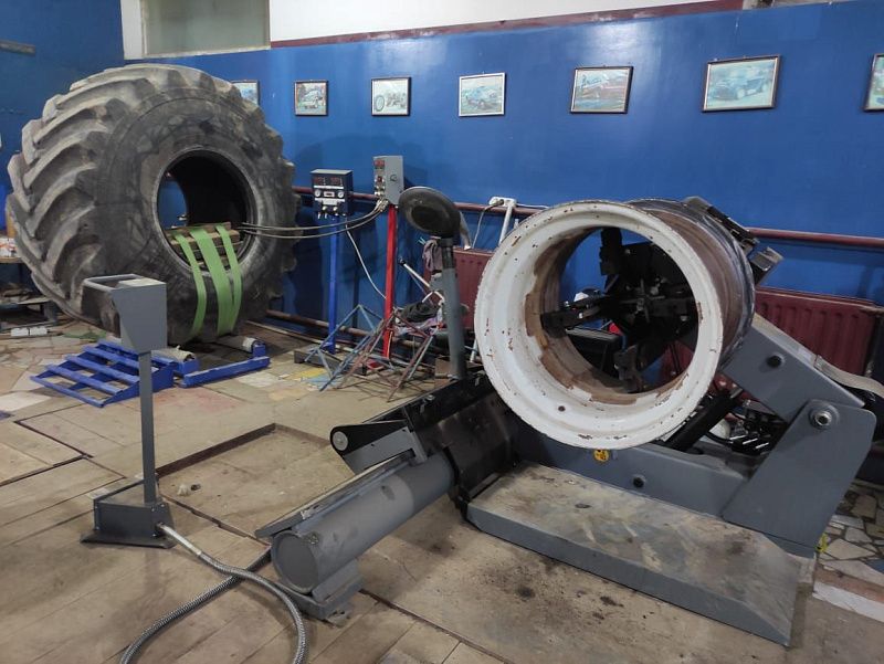 Стенд шиномонтажный для грузовых автомобилей 14-56" HOREX LC590D