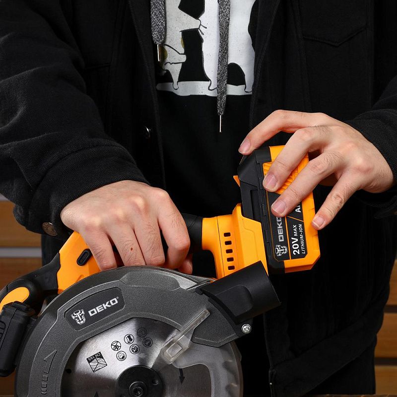 Пила циркулярная аккумуляторная DKCS20V DEKO 084-1039