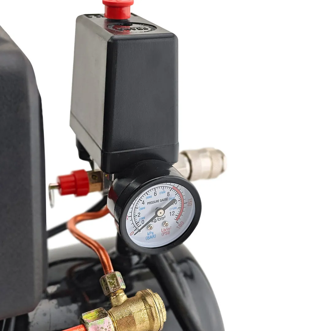 Компрессор поршневой масляный с прямым приводом, 220В, 1.1кВт, 2850 об/мин, ресивер 9 л,8бар, 155л/м, 93дБ RockForce RF-9L