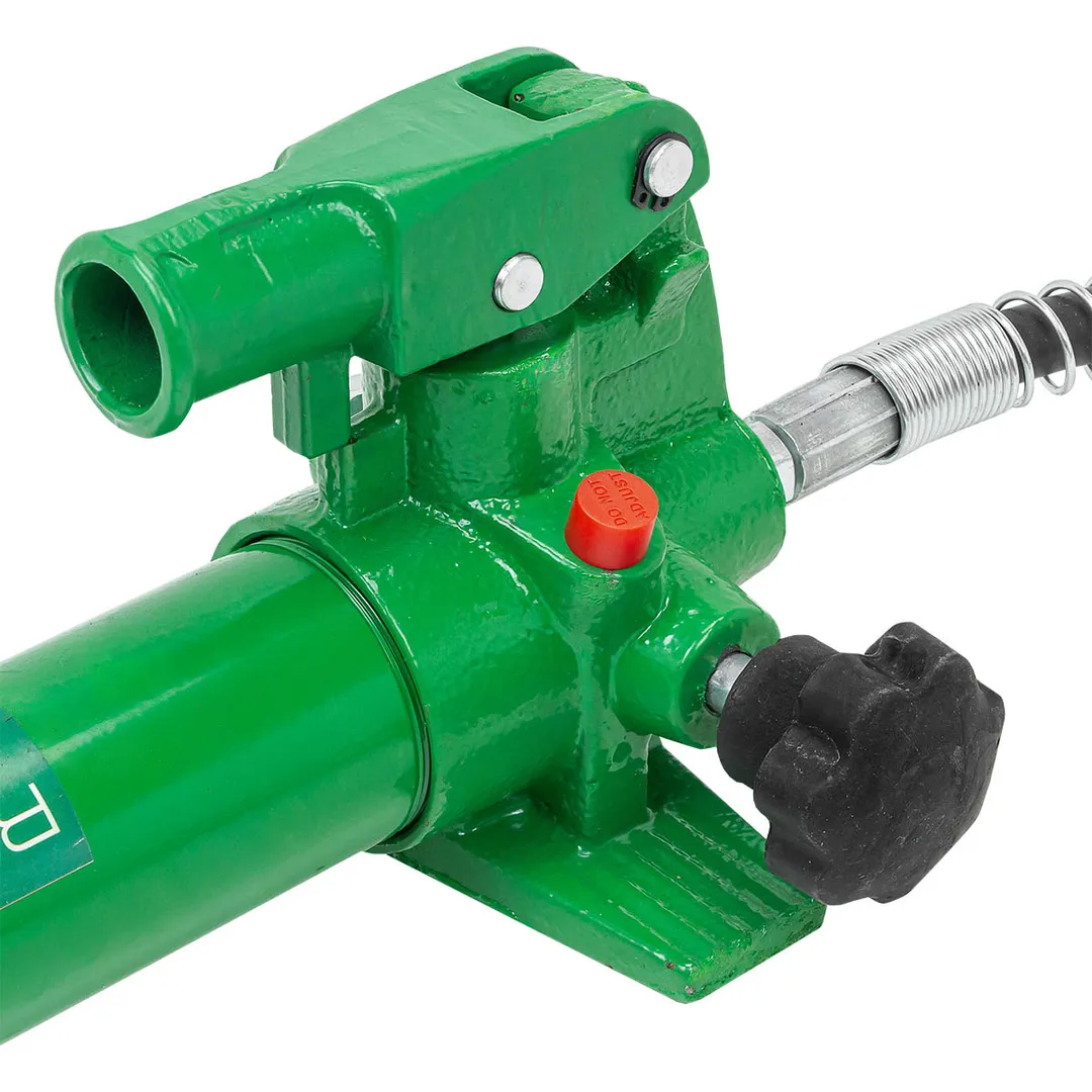 Насос гидравлический 10 т, объем масла 0.5л, давление 630-960 bar RockForce RF-0100-2A-2