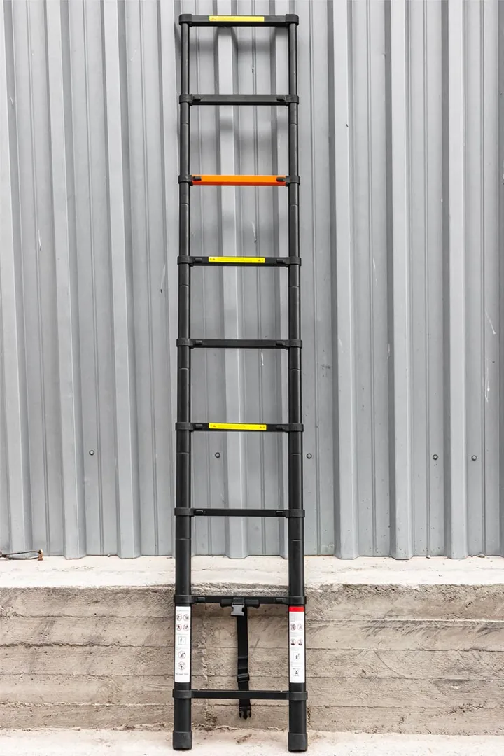 Лестница телескопическая алюминевая бытовая 2,6 м, 9 ступ. RockForce RF-UP260